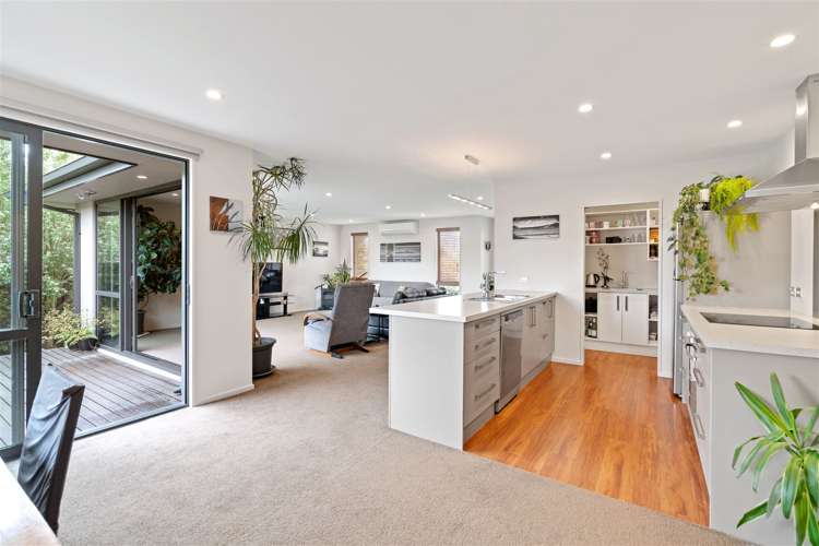 76 Rowan Avenue Aranui_6