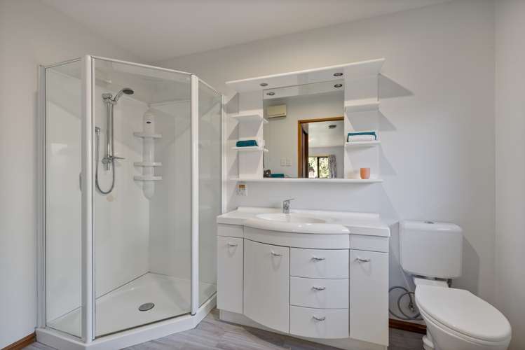 8 Brockhall Lane Avonhead_10