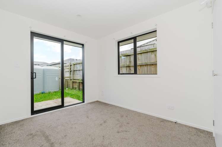 1/47 Cabourne Drive Glenview_10