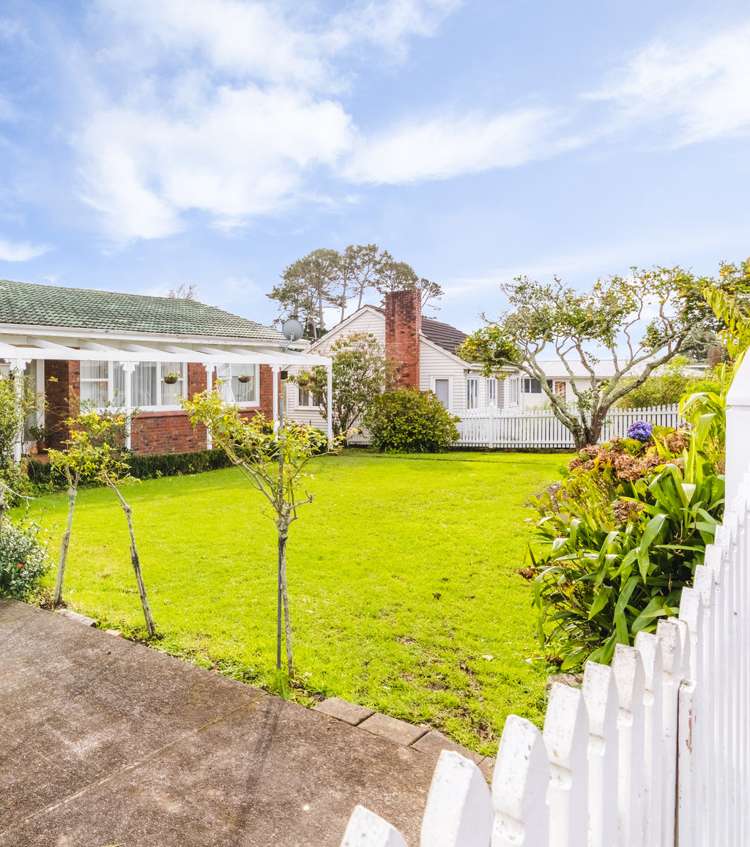 207 Whitney Street Blockhouse Bay_13