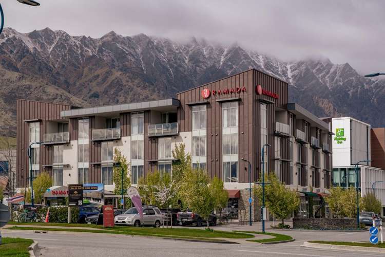 205 & 206/24 Hawthorne Drive Frankton_6