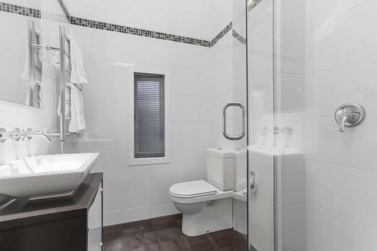 5/212 Hurstmere Road Takapuna_10