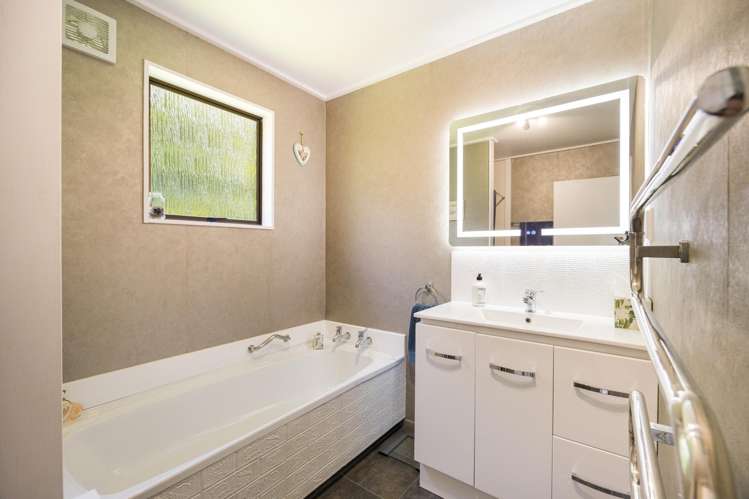 186A Amberley Avenue Highbury_9