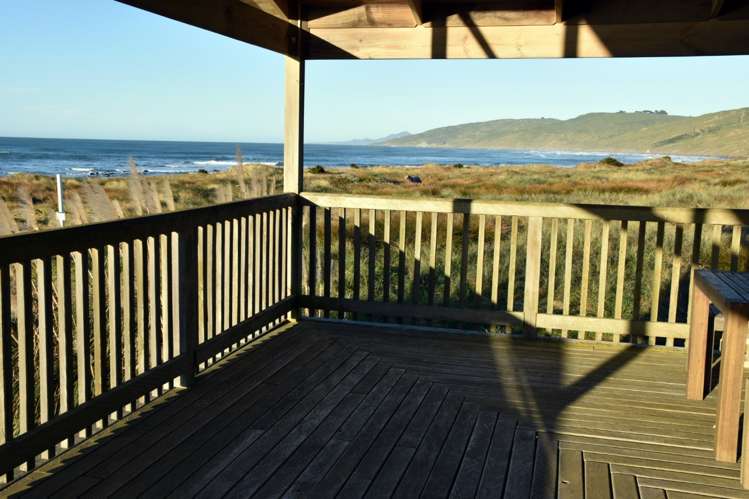 88 Akitio Esplanade Pongaroa_15