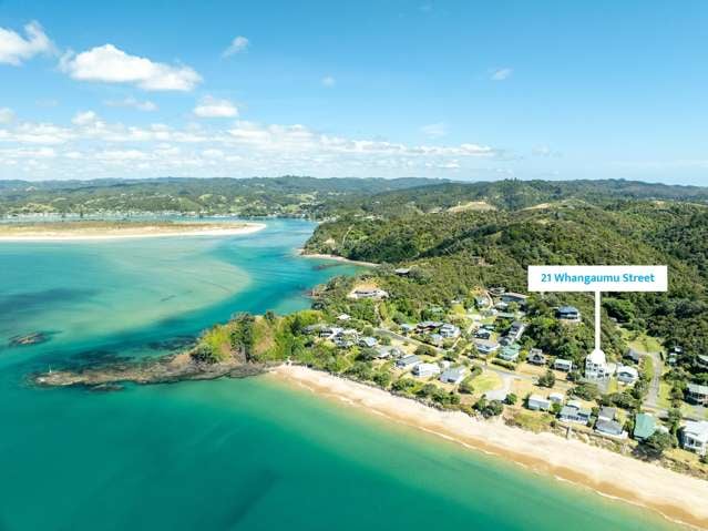 Grandstand Position At Whangaumu Bay