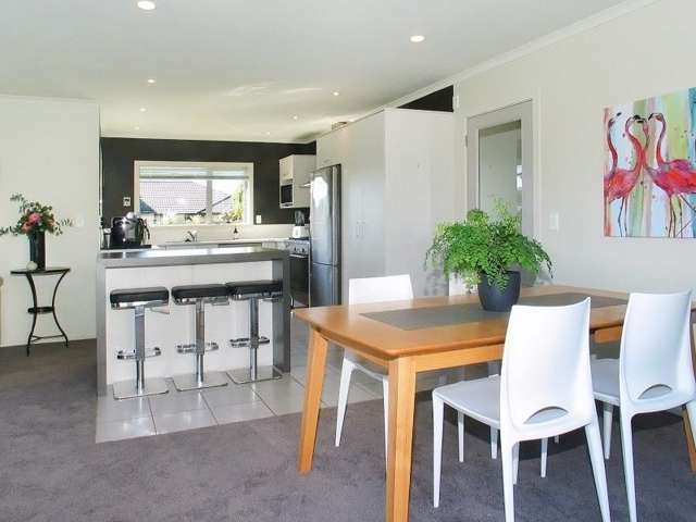 2 Milford Street Aotea_4