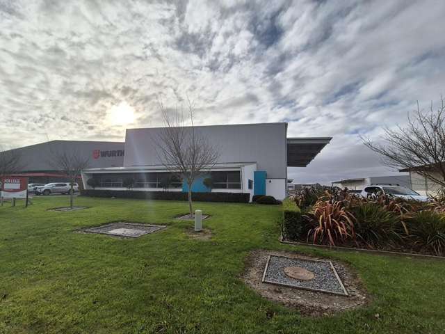 Unrivalled Industrial Warehouse at Dakota Park