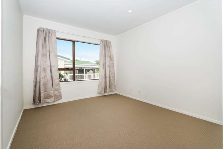 9 Castaing Crescent Te Atatu South_8