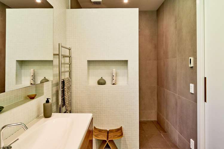 4 Francis Bell Grove Lowry Bay_21