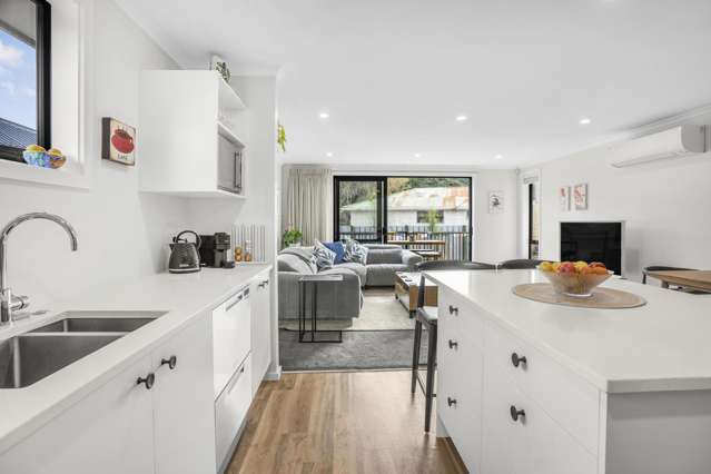 2/5 Westminster Road Wainuiomata_3