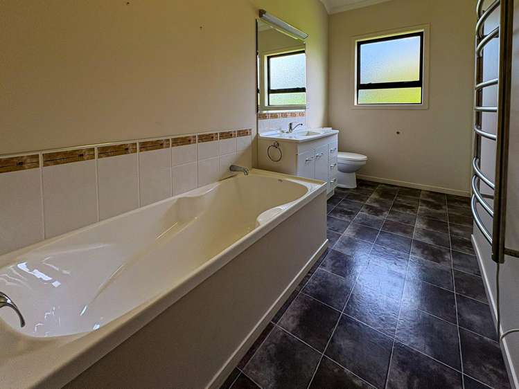 301 Waimahaka Fortification Road Wyndham Surrounds_18