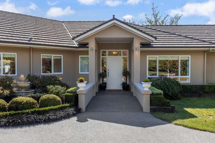 1068 Queen Street East Levin_22