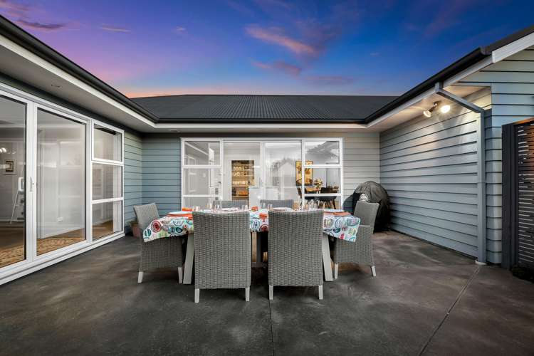 7 Barnsley Crescent West Melton_20