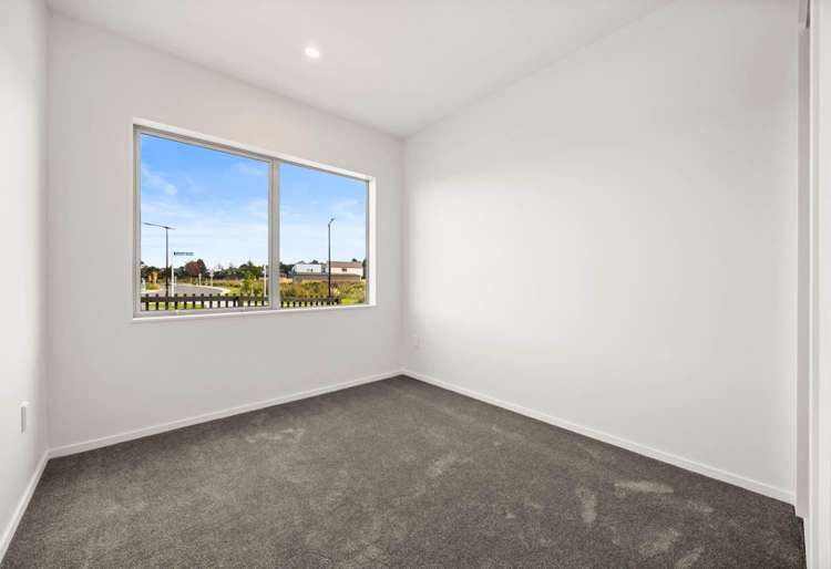 44 Furlough Road Opaheke_10