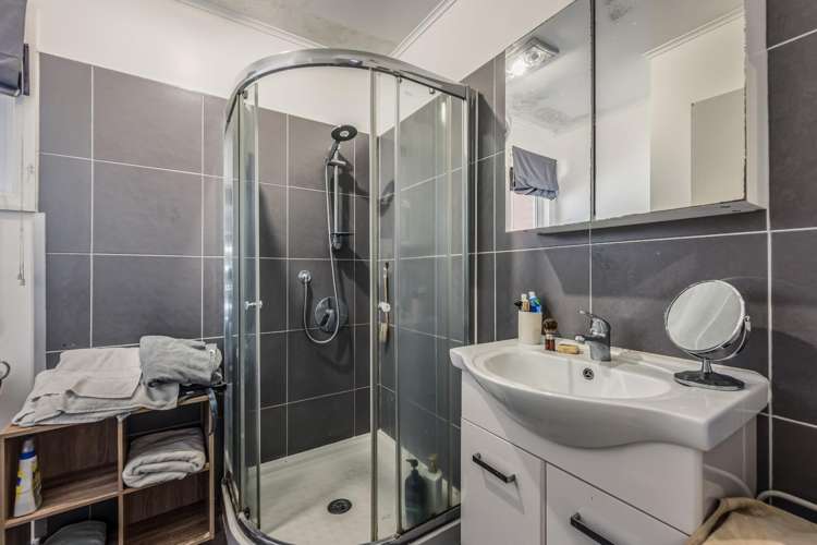 2/82 Wellington Street 10728_5