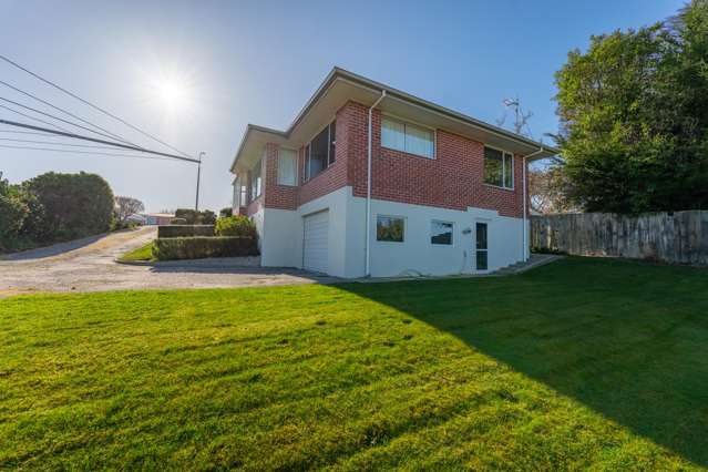 24 Hill View Crescent Highfield_2
