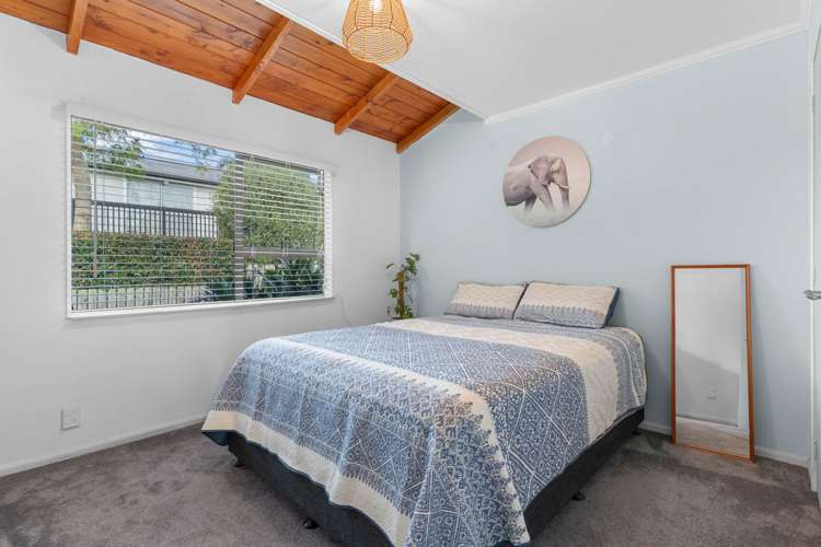 6 Shearwater Street One Tree Point_17