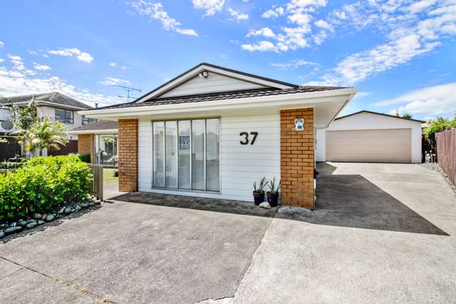 37 Hedge Row Sunnyhills_1