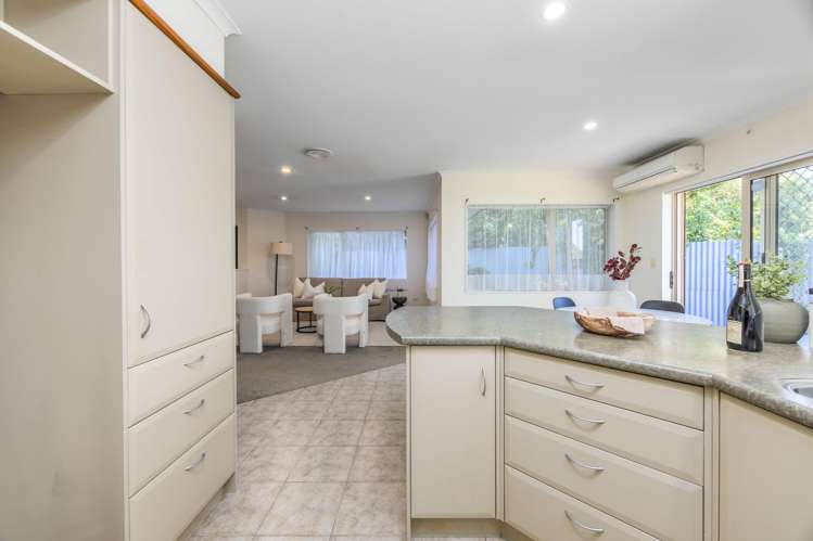 7B Barberry Lane Te Atatu Peninsula_12