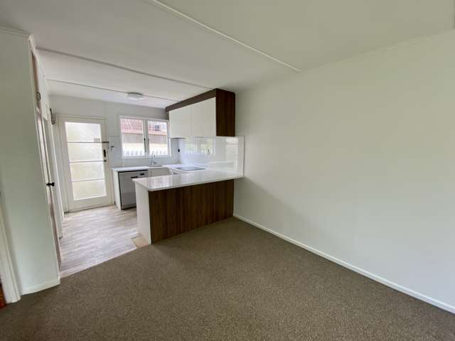 2/10 Coronation Road Epsom_4