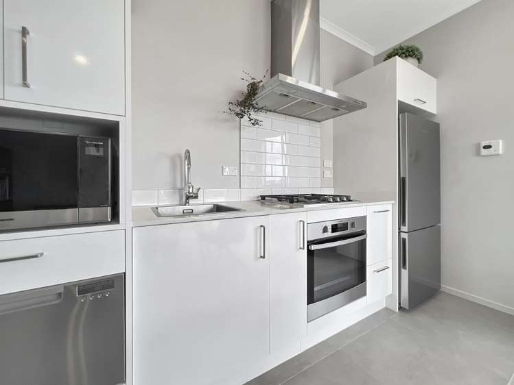 24 Pukewhero Rise Westgate_11
