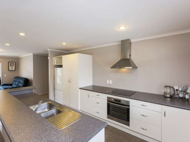 6 Mcewen Crescent Riverstone Terraces_6