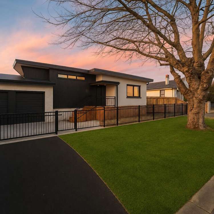 2/8 Johnson Street_0