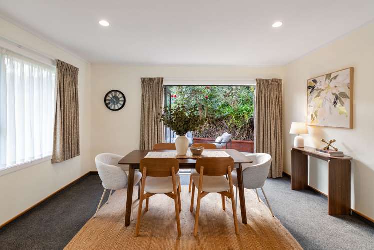 39 Thatcher Crescent_5
