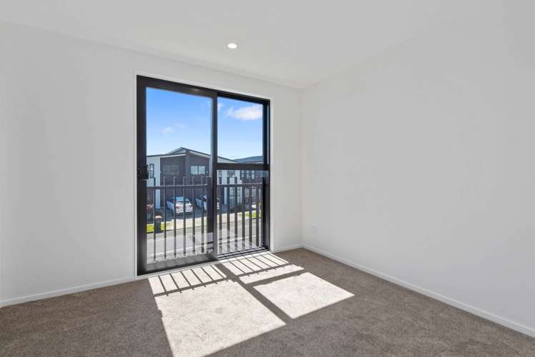 8/18 Scott Road Hobsonville_6