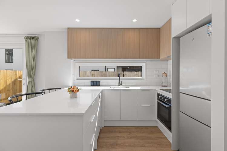 2/61 Waltham Road Sydenham_4