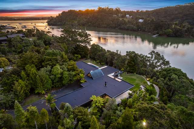 Waterfront sanctuary, views and water access
