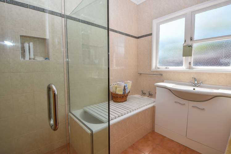 258 High Street North Carterton_14