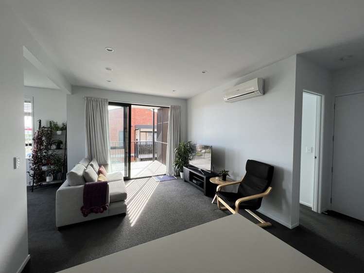 204/75 Hobsonville Point Road_0