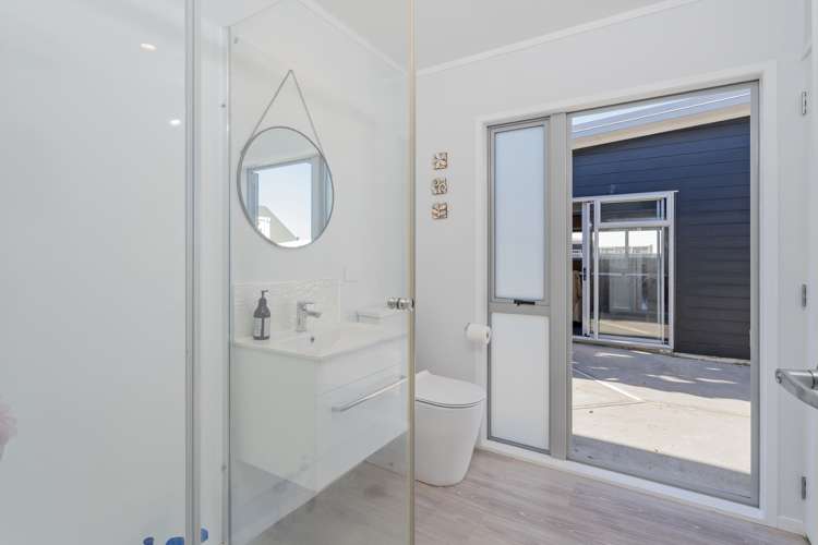 127 The Fairway Matarangi_10