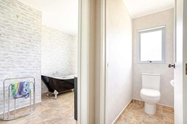 208 Adelaide Road Dannevirke_22