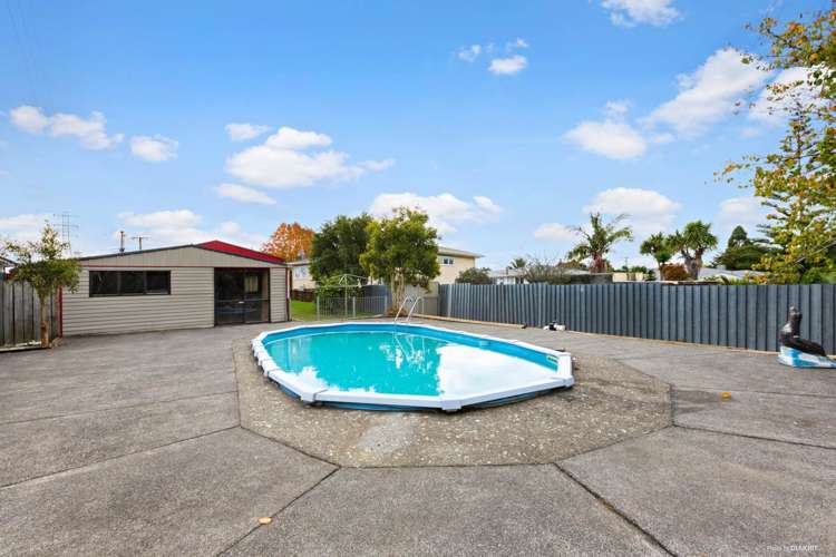 15 Royal View Road Te Atatu South_1