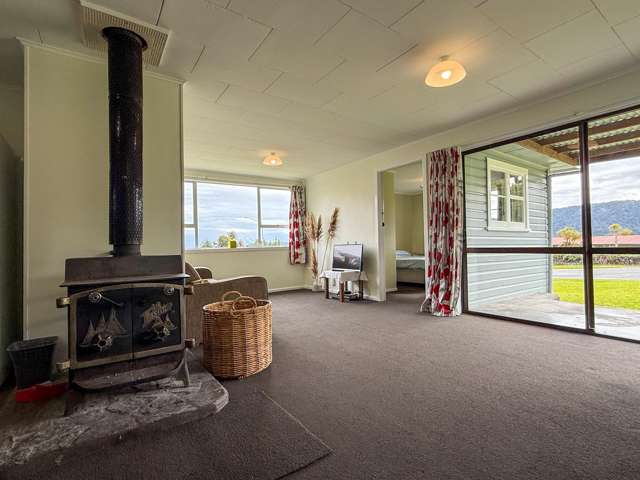 13 Main Road Fox Glacier_4