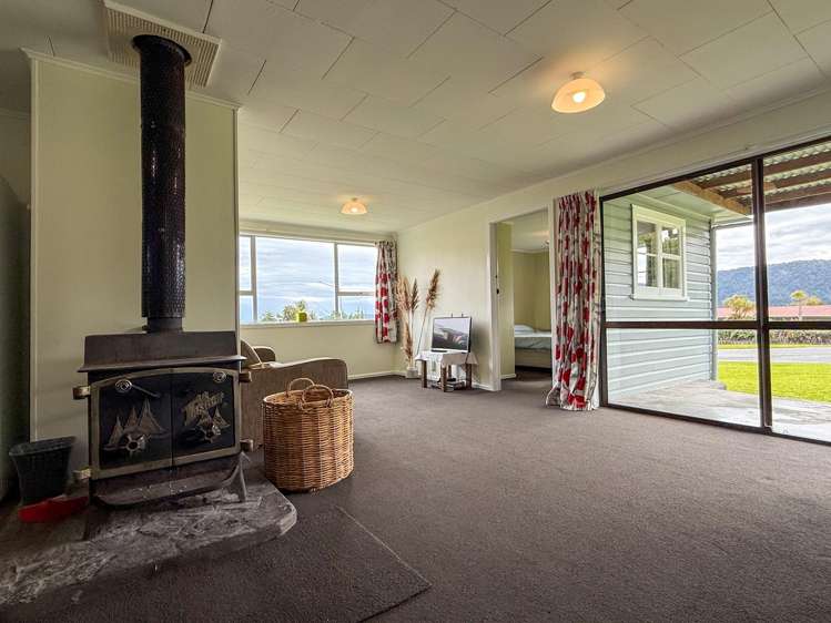 13 Main Road Fox Glacier_4