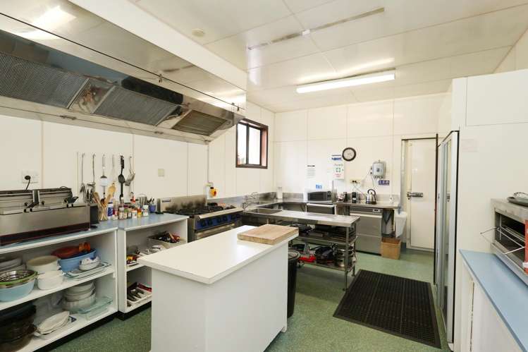 40 Gore Street + 41 Barrow Street Bluff_12