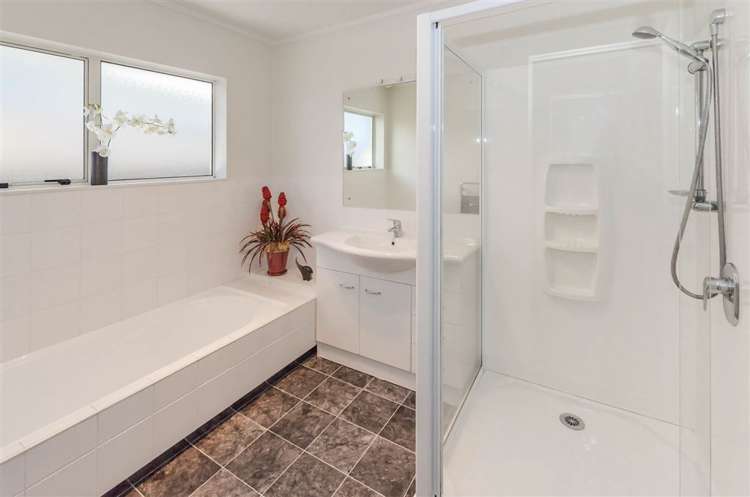 35 Raumati Road Raumati Beach_11