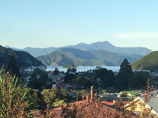 Panoramic Views - Airbnb Option & Easy-Care Living