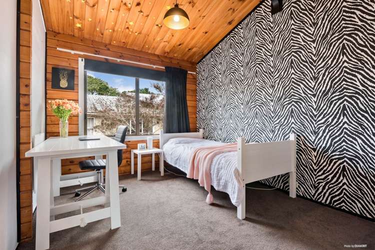 2/690 Beach Road Browns Bay_8