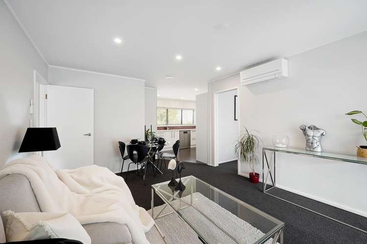 2/15 Castaing Crescent Te Atatu South_13