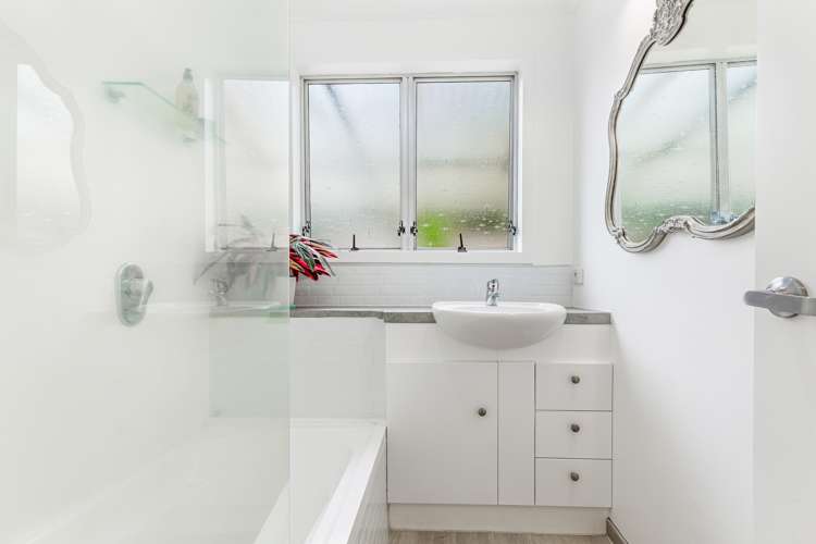 59 Weatherly Road Torbay_15