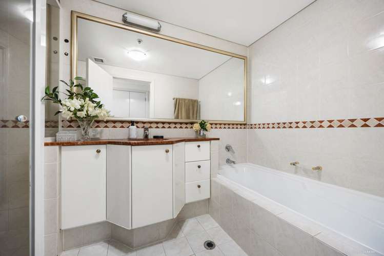 1702/8 Albert Street City Centre_10