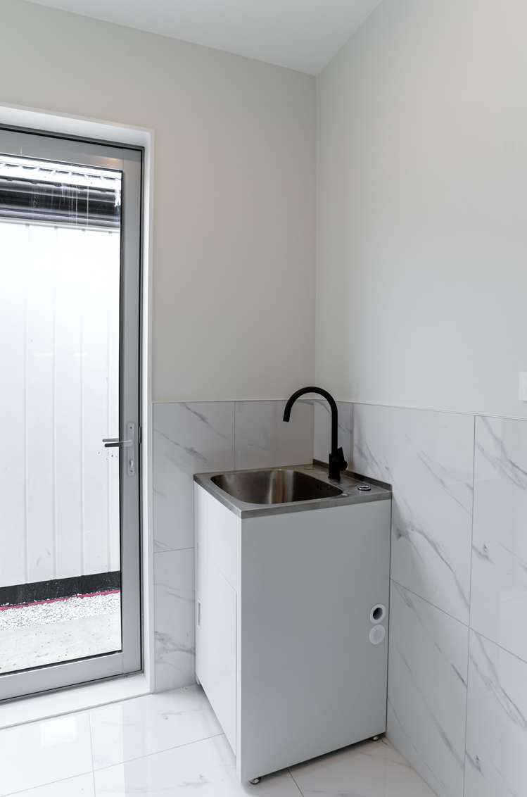 10 Taiororua Avenue Massey_15