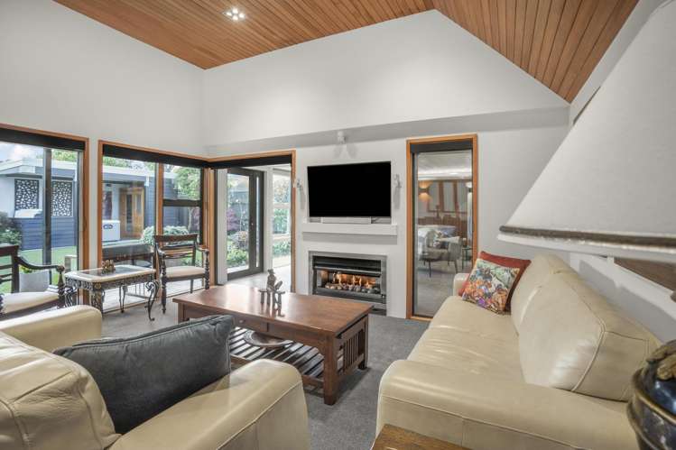 81 Queens Grove Hutt Central_11