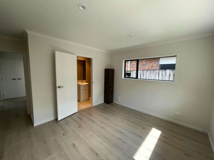 124a Brian Crescent Stanmore Bay_6