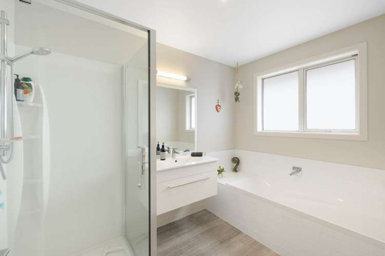 208 Hollister Lane Ohauiti_21