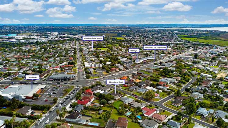 5 Lyndhurst Road Te Atatu South_6